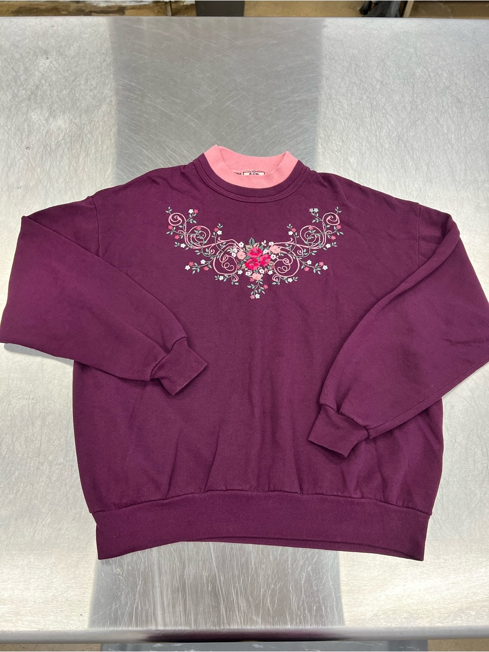 Top Stitch Grandma Plum Floral Embroidered Crewneck Sweatshirt Women’s XL